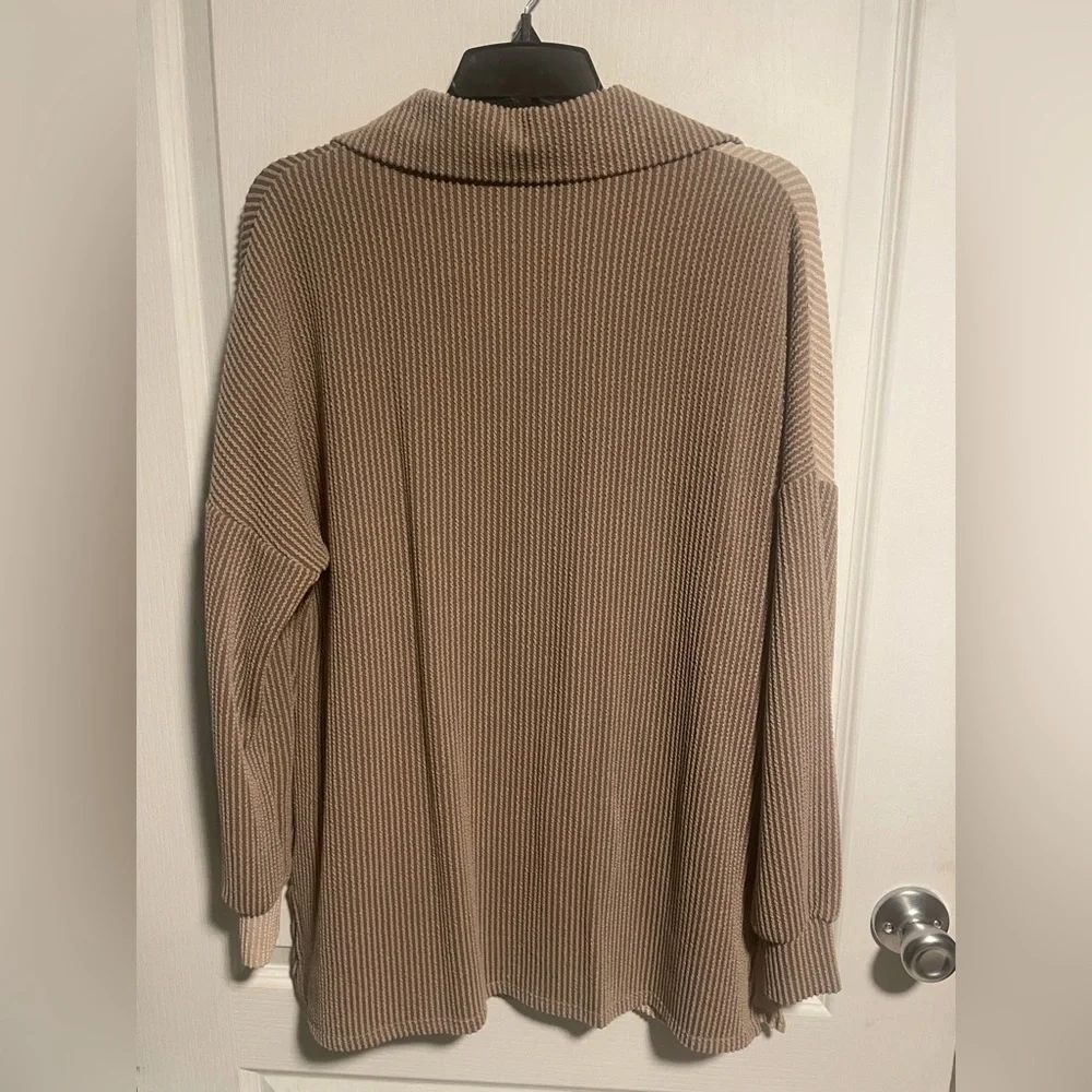 Relaxed Fit Button Down Ribbed Shacket, Two Toned, Taupe/Tan, oversized, small - Picture 7 of 7